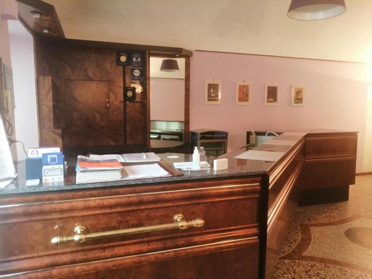 Hotel Pino Torinese المظهر الخارجي الصورة
